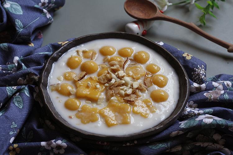 Cách nấu chè bí đỏ sữa dừa thơm ngon, ăn mãi không chán