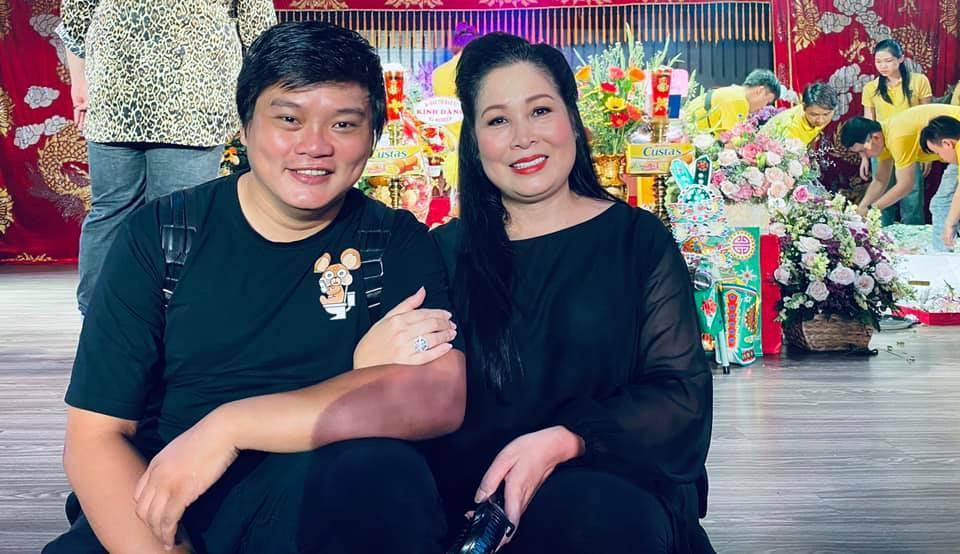 Vợ chồng NSND Hồng Vân từng tài trợ tiền cho đạo diễn "Ròm”