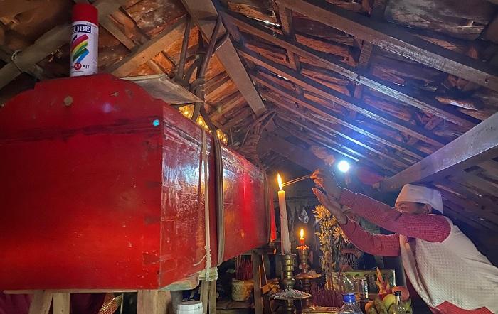 Quảng Bình: Quan tài treo 5 ngày không đi chôn được vì lũ