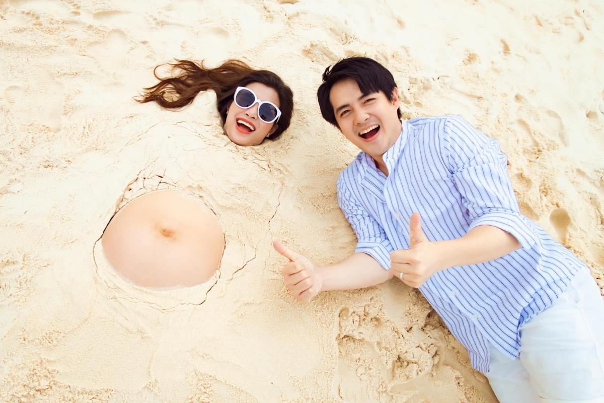 Đông Nhi đã hạ sinh con gái đầu lòng cung Bọ Cạp