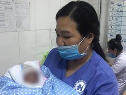 Thanh Hóa: Cứu sống bé trai sơ sinh bị bỏ rơi trong tình trạng nguy kịch