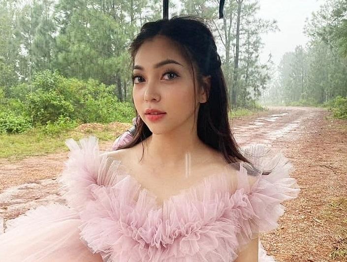 Lộ ảnh tình cũ Quang Hải diện váy cưới, nghi theo chồng bỏ cuộc chơi?