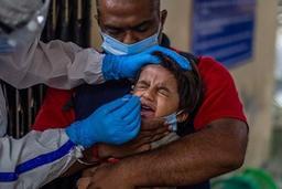 Ấn Độ: Xuất hiện căn bệnh bí ẩn khiến 300 người nhập viện