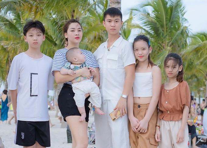 Chuyện tình yêu của chàng "trai tân" với "single mom" 3 con