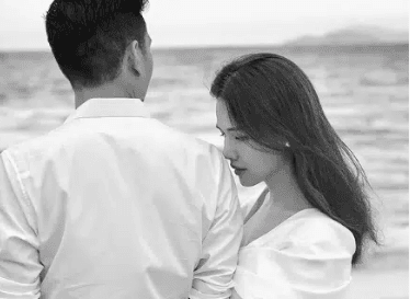 Phanh Lee khoe ảnh tình tứ bên chồng thiếu gia Cocobay sau tuyên bố rời showbiz