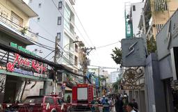 TP.HCM: Quán bún sập do nổ bình gas, kính văng xa đến 30m