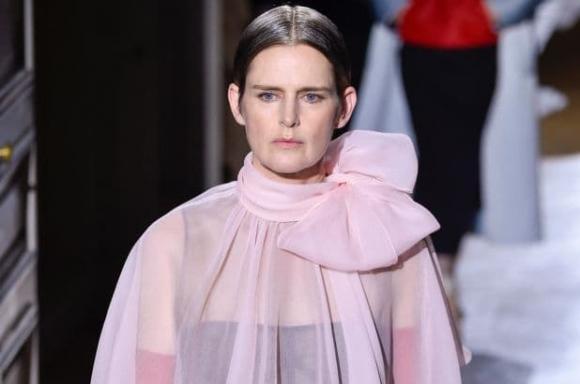 Siêu mẫu Stella Tennant đột ngột qua đời ở tuổi 50