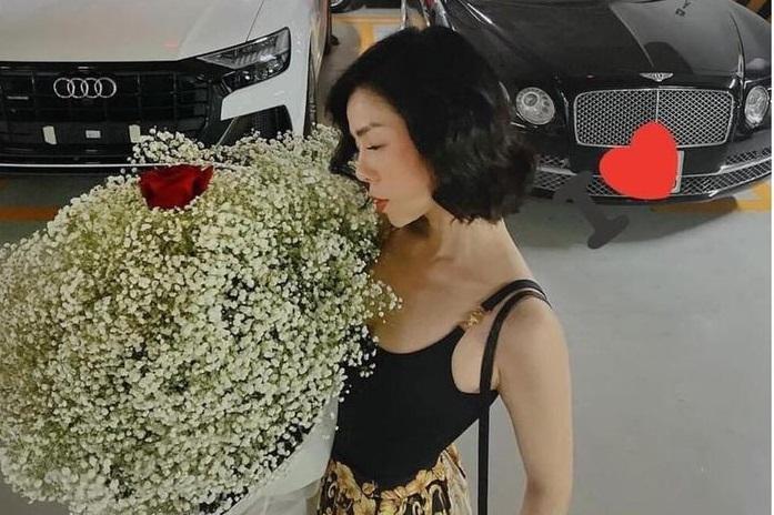 Lệ Quyên đăng ảnh kỷ niệm 1 năm tình yêu, nhưng ly hôn mới 3 tháng