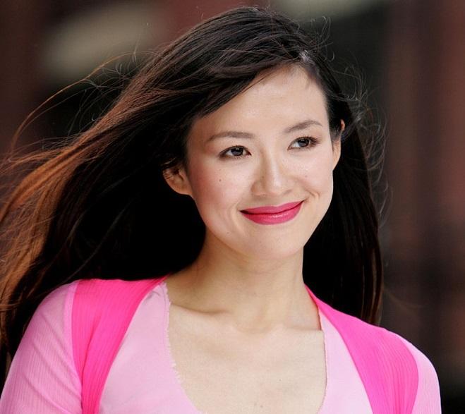 Bức ảnh 16 năm trước của Chương Tử Di bất ngờ hot trở lại