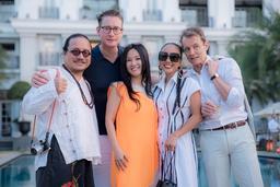 Hồng Nhung đưa bạn trai ngoại quốc đi dự tiệc sau 3 năm ly hôn