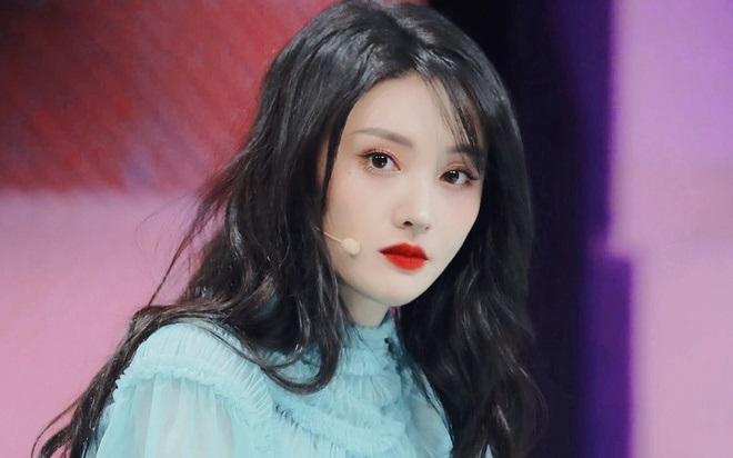 Bố Trịnh Sảng lên tiếng về sự vụ của con gái với thái độ vòng vo y hệt con