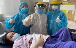 Đỡ đẻ thành công cho sản phụ trong khu cách ly tại ổ dịch Quảng Ninh