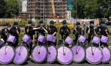 Fan BLACKPINK "chơi trội" chi vài chục triệu cho Rosé "phủ sóng" khắp Sài Gòn