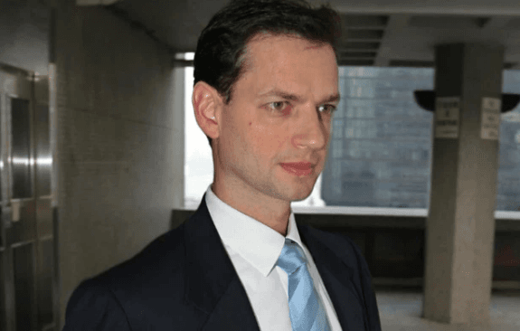 Con trai đấu tranh suốt 15 năm để đòi tài sản của cha tỷ phú từ tay “tiểu tam”, kết quả nhận được... 3000 VNĐ tiền thừa kế