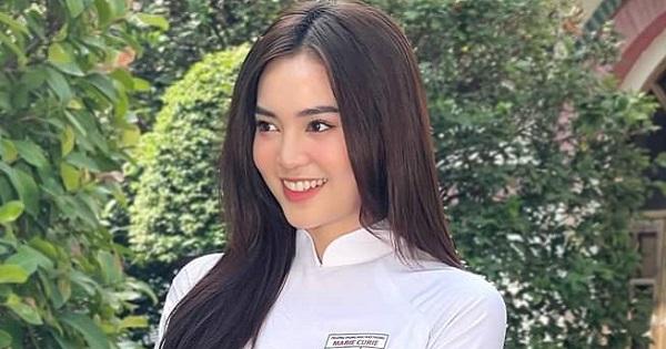 Ninh Dương Lan Ngọc khoe nhan sắc "em chưa 18" trong tà áo dài duyên dáng