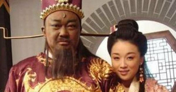 "Bao Thanh Thiên" Kim Siêu Quần di chúc hết tài sản cho vợ, kèm điều kiện bất ngờ