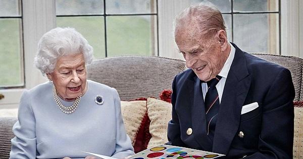 Xúc động với những chia sẻ đầu tiên của Nữ hoàng Anh sau khi Hoàng thân Philip qua đời