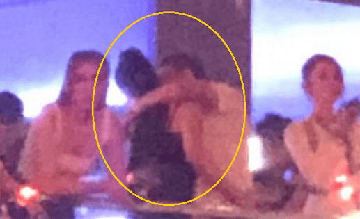 "Tóm gọn" khoảnh khắc Đức Huy ôm hôn Cẩm Đan đắm đuối tại Rap Việt Concert