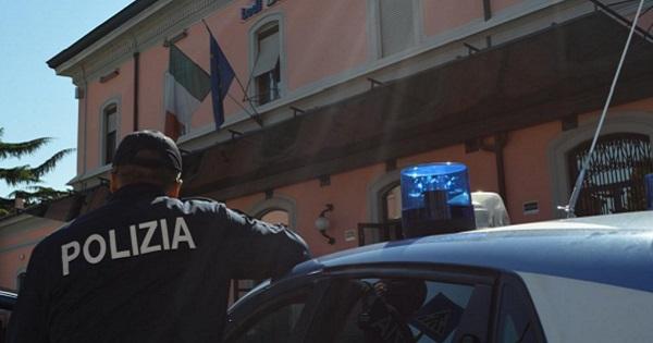 Cụ bà 94 tuổi gọi cảnh sát đến nhà chỉ để trò chuyện vì quá cô đơn