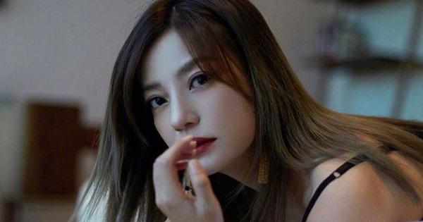 Xôn xao thông tin Triệu Vy bị đóng băng cổ phiếu trong 3 năm