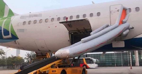 Hà Nội: Loạt chuyến bay bị gián đoạn vì hành khách mở cửa thoát hiểm