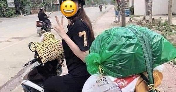 Hậu nghỉ lễ, cô gái gây choáng khi mang theo "cả thế giới" lên thành phố