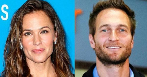 Minh tinh Jennifer Garner hàn gắn tình cũ