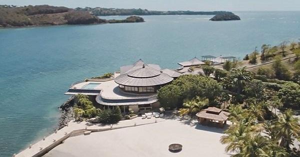 Hậu ly hôn, "vợ cũ" Bill Gates thuê đảo để né tránh truyền thông