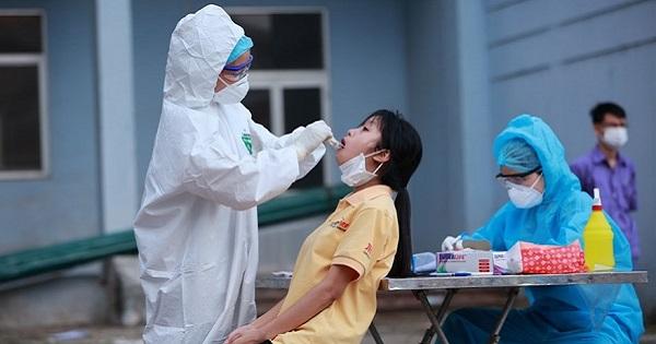 Hà Nội: Ghi nhận thêm 5 ca Covid-19, trong đó có 4 học sinh lớp 12