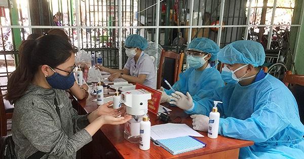 Hà Nội: Thêm 1 nữ cán bộ tư pháp nghi nhiễm Covid-19, tiếp xúc nhiều người