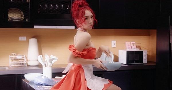 MV mới của Emily bị chê "thảm họa" hơn cả Phí Phương Anh