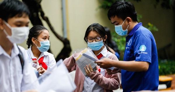 Dịch bệnh phức tạp, TP.HCM hoãn thi lớp tuyển lên lớp 10