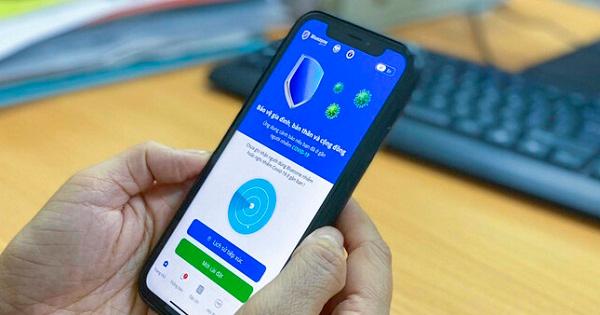 Đề nghị xử phạt người có smartphone nhưng không cài ứng dụng phòng Covid-19