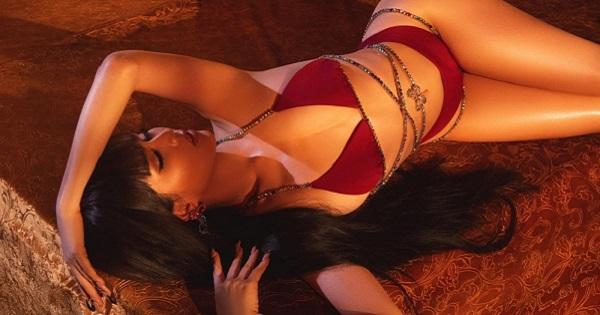 Ngọc Trinh "chơi lớn" khoe dáng chuẩn đến từng milimet