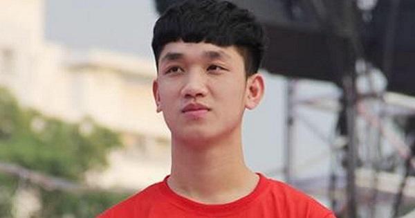 Trọng Đại vạ miệng khi bình luận trêu Văn Toàn "vấp cỏ mà ngã được Penalty"