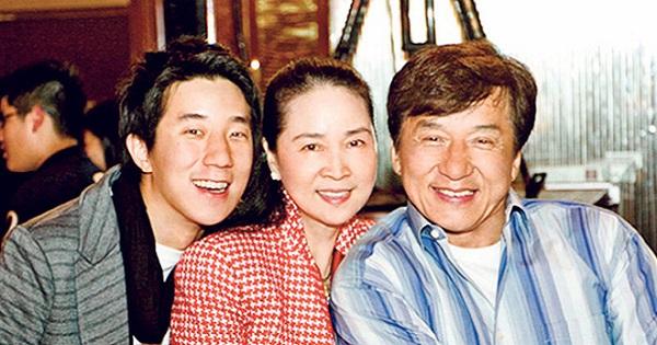 Ngôi sao võ thuật Thành Long phủ nhận ly hôn vợ ở tuổi 67