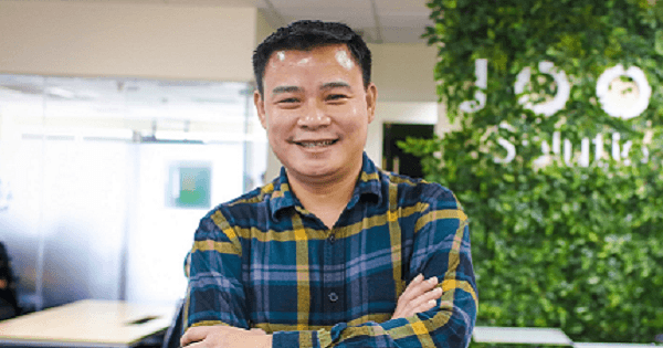 Bị nghi ngờ về giới tính, triệu phú Hùng Đinh - người vừa cầu hôn MC Hà My - lên tiếng