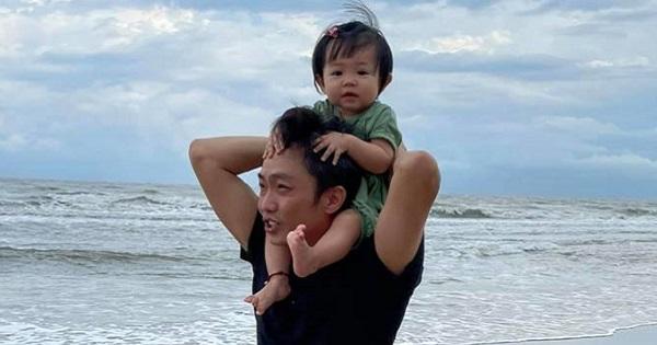 Cường Đô La đưa vợ con đi biển nhân dịp sinh nhật quý tử Subeo