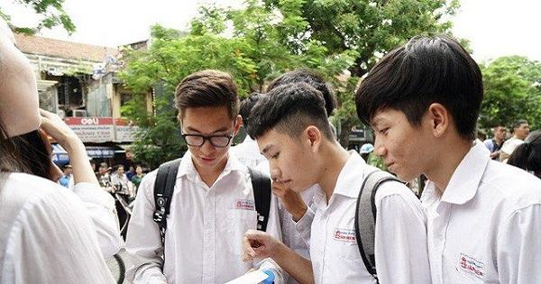 Nam sinh lên mạng hỏi bí quyết làm bài môn ngữ văn THPT QG và cái kết