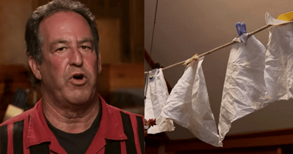 Người đàn ông tằn tiện nhất thế giới: Nhặt hoa tang tặng vợ, dùng lại khăn ăn, đông lạnh thẻ tín dụng