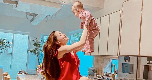 Hồ Ngọc Hà khoe view nấu ăn có tỷ đô cũng không mua được