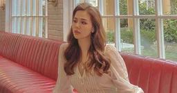 Phanh Lee khoe sắc vóc gái một con sang trọng