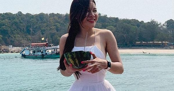 Bạn gái Đặng Văn Lâm khoe thân hình chuẩn từng centimet trước giờ bóng lăn