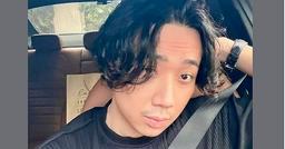 Fan la ó với mái tóc "Bố già" của Trấn Thành, Hari Won lại khen giống nhân vật đình đám