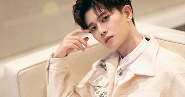 "Người cá" Nhậm Gia Luân có vợ con vẫn nhuận sắc như thời đôi mươi