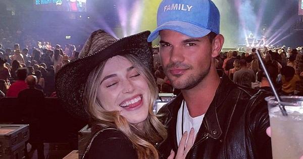 "Người sói" Taylor Lautner trong "Chạng vạng" đính hôn