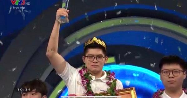 Nguyễn Hoàng Khánh - thí sinh duy nhất không học trường chuyên - trở thành Quán quân Olympia 2021