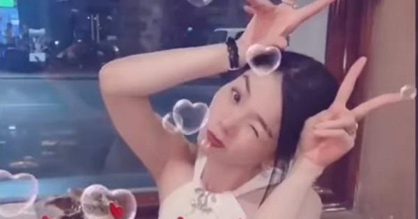 Lệ Quyên mê "cưa sừng làm nghé", netizen phán: "Sống đúng tuổi đi chị ơi"