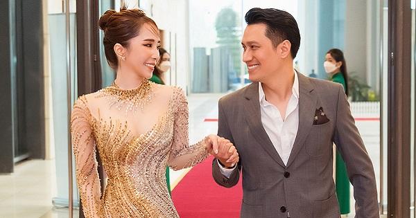 Quỳnh Nga - Việt Anh lại tình tứ không rời ở sự kiện sau vụ vết son trên răng