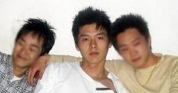 Hyun Bin thời đi học đã có fanclub đông đảo gồm toàn nữ sinh hậu bối